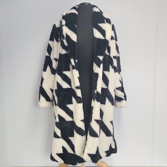Sergio Hudson Jackets & Blazers - Sergio Hudson- black & white- houndstooth- Faux Fur [size small] [NewWithTags]